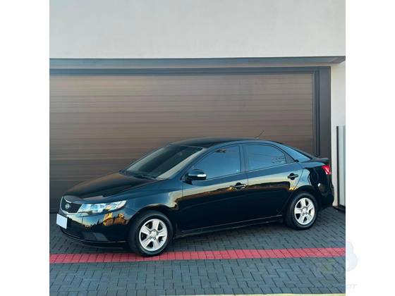 KIA CERATO 1.6 E.213 SEDAN 16V GASOLINA 4P MANUAL